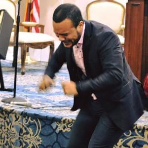 Meet your Posher, Emmanuel